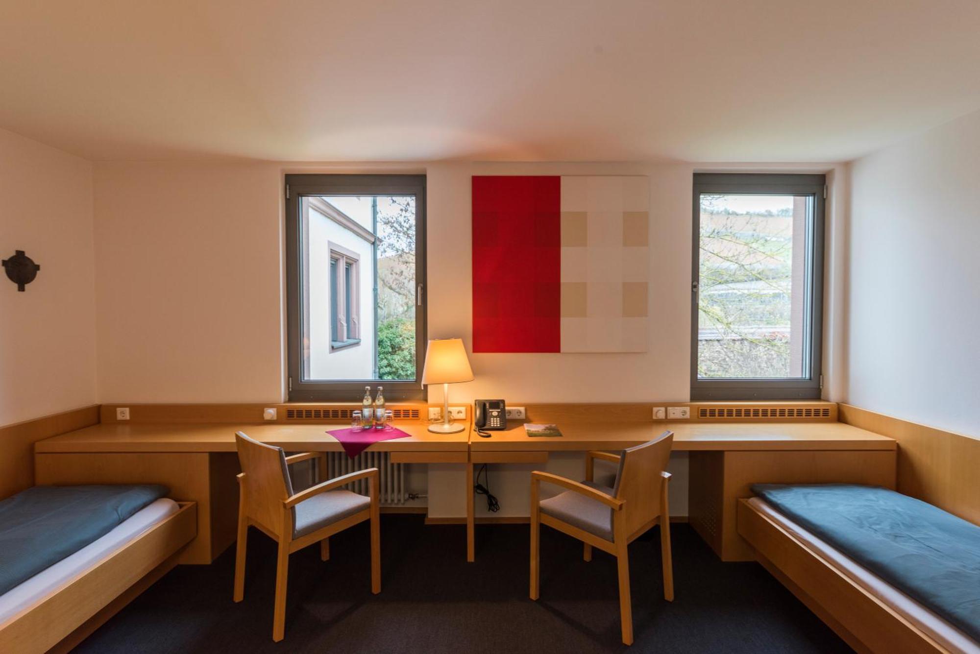 Tagungshaus Himmelspforten - Self Check-In Würzburg Buitenkant foto